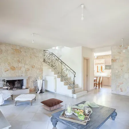 Villa Beach Close *