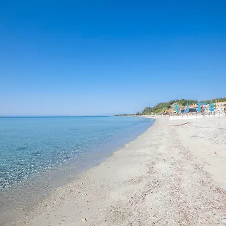 Beach Close *